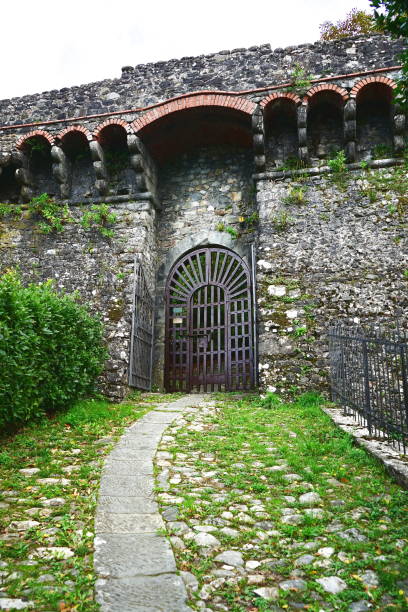 Porta d'ingresso della Rocca Estense a Trassilico